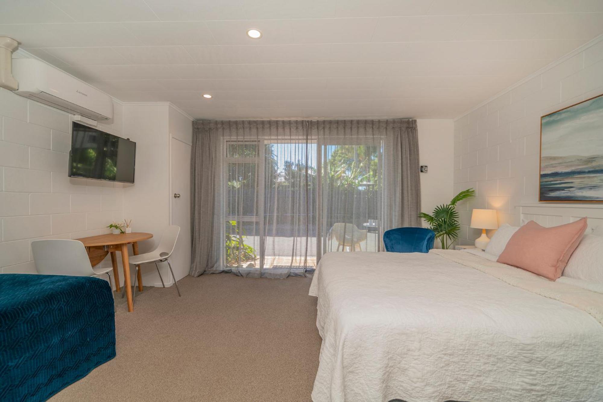 Oceans 88 Whitianga Coastal Suites Стая снимка